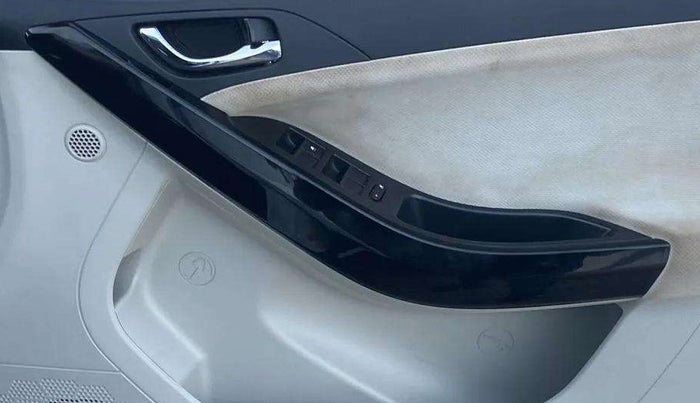 2022 Tata NEXON XZ PLUS PETROL SUNROOF, Petrol, Manual, 30,735 km, Driver Side Door Panels Control