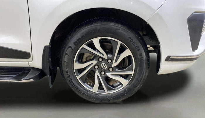 2022 Toyota Innova Crysta 2.7 VX 7 STR, Petrol, Manual, 13,588 km, Right Front Wheel