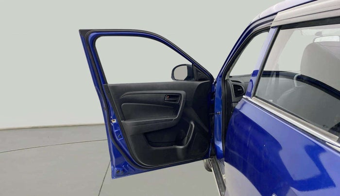 2020 Maruti Vitara Brezza LXI, Petrol, Manual, 50,728 km, LHS Front Door