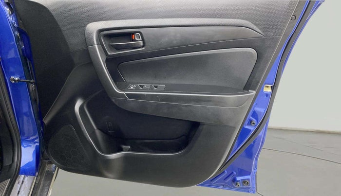 2020 Maruti Vitara Brezza LXI, Petrol, Manual, 50,728 km, Driver Side Door Panels Control