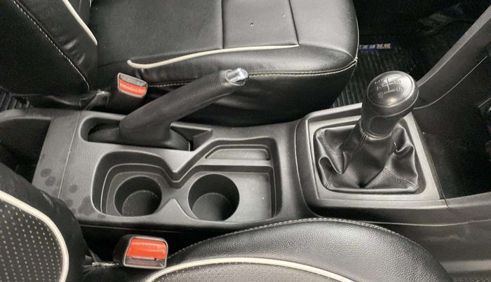2020 Maruti Vitara Brezza LXI, Petrol, Manual, 50,728 km, Gear Lever