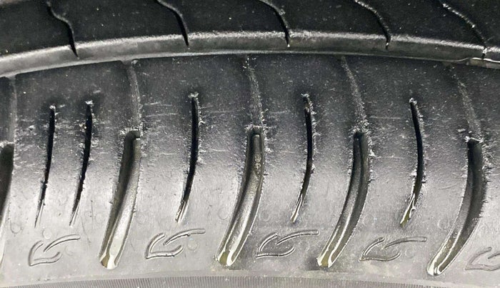 2020 Maruti Vitara Brezza LXI, Petrol, Manual, 50,728 km, Left Front Tyre Tread