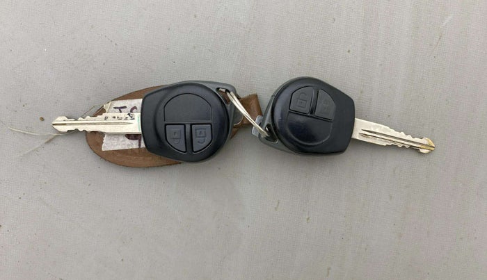 2015 Maruti Swift Dzire VXI, Petrol, Manual, 98,263 km, Key Close Up