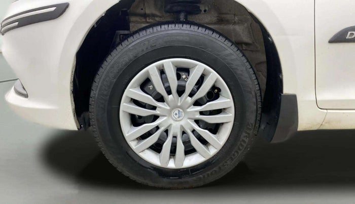 2015 Maruti Swift Dzire VXI, Petrol, Manual, 98,263 km, Left Front Wheel