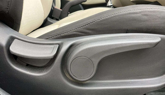 2018 Hyundai Verna 1.6 VTVT SX, Petrol, Manual, 88,455 km, Driver Side Adjustment Panel