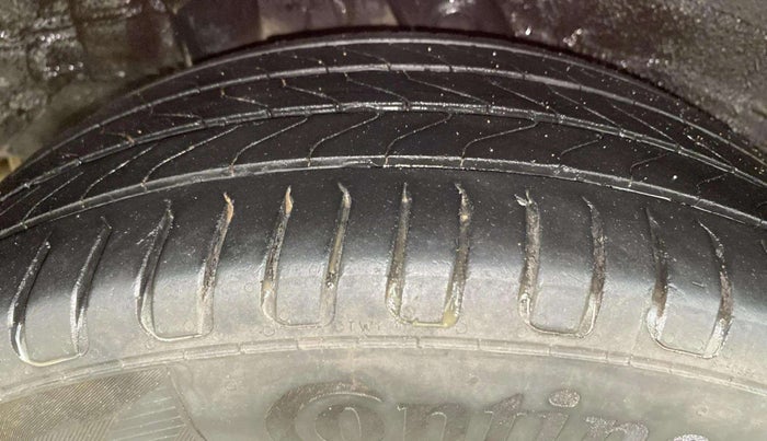 2018 Hyundai Verna 1.6 VTVT SX, Petrol, Manual, 88,455 km, Right Rear Tyre Tread