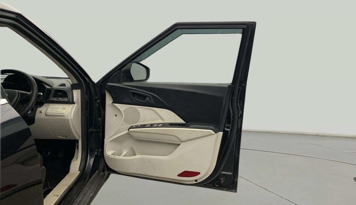 2022 Mahindra XUV300 W4 1.5 DIESEL, Diesel, Manual, 66,314 km, RHS Front Door