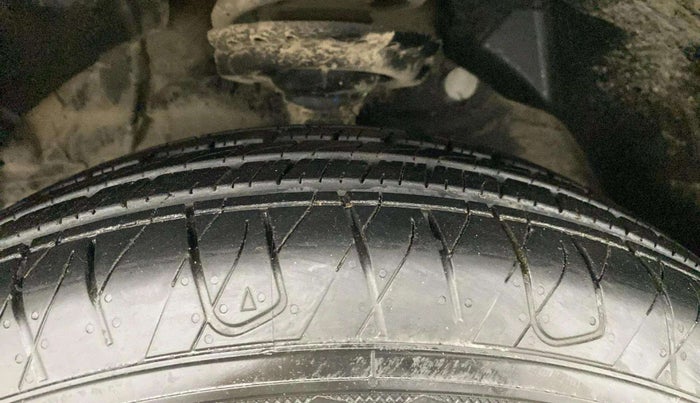 2022 Mahindra XUV300 W4 1.5 DIESEL, Diesel, Manual, 66,314 km, Left Front Tyre Tread