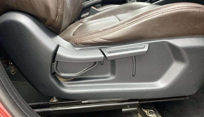 2022 Hyundai VENUE S Plus 1.2 Petrol MT, Petrol, Manual, 28,750 km, Driver Side Adjustment Panel