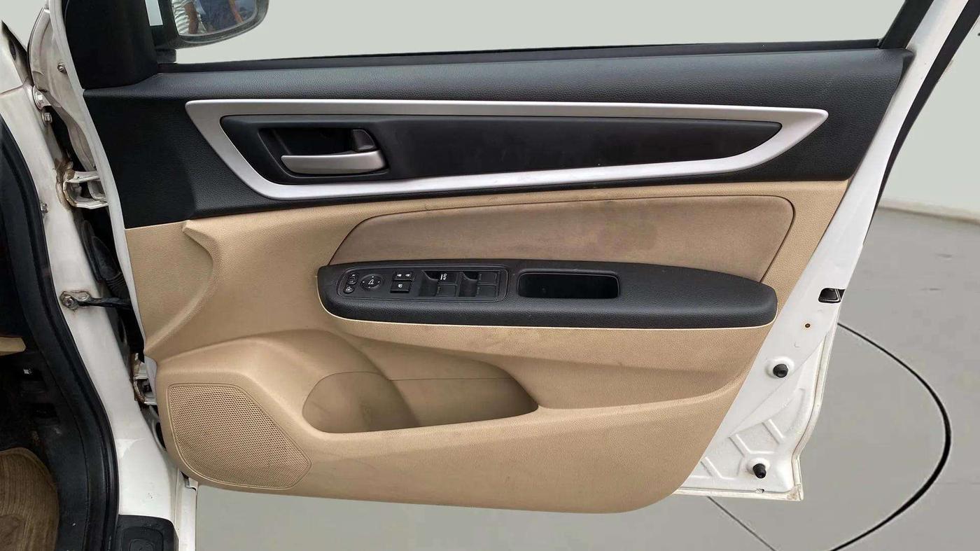 2021 Honda Amaze 1.2L I-VTEC VX CVT, Petrol, Automatic, 36,630 km, Driver Side Door Panels Control