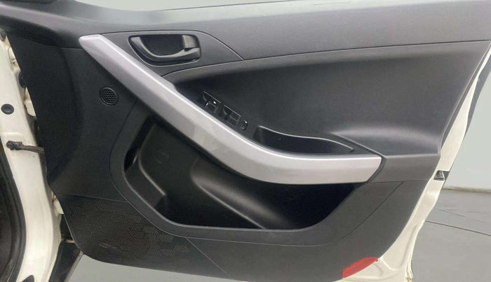 2021 Tata NEXON XM SUNROOF PETROL, Petrol, Manual, 41,496 km, Driver Side Door Panels Control