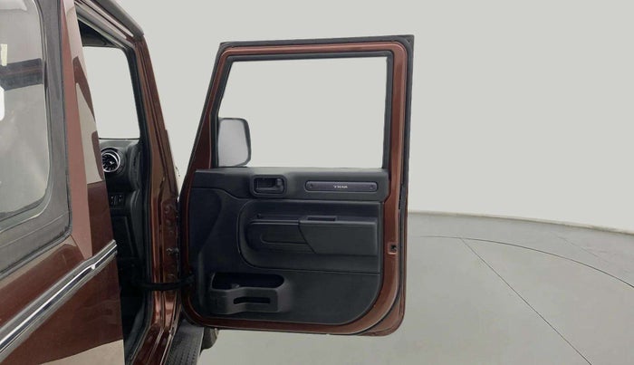 2021 Mahindra Thar LX D 4WD AT CONVERTIBLE, Diesel, Automatic, 44,838 km, RHS Front Door