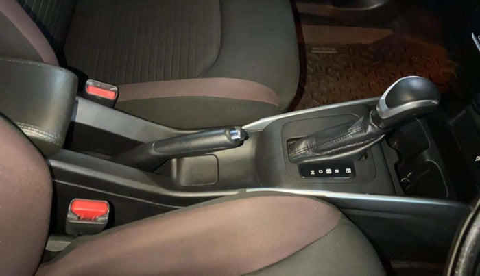 2024 Toyota Urban Cruiser Taisor V 1.0 Petrol AT, Petrol, Automatic, 11,287 km, Gear Lever