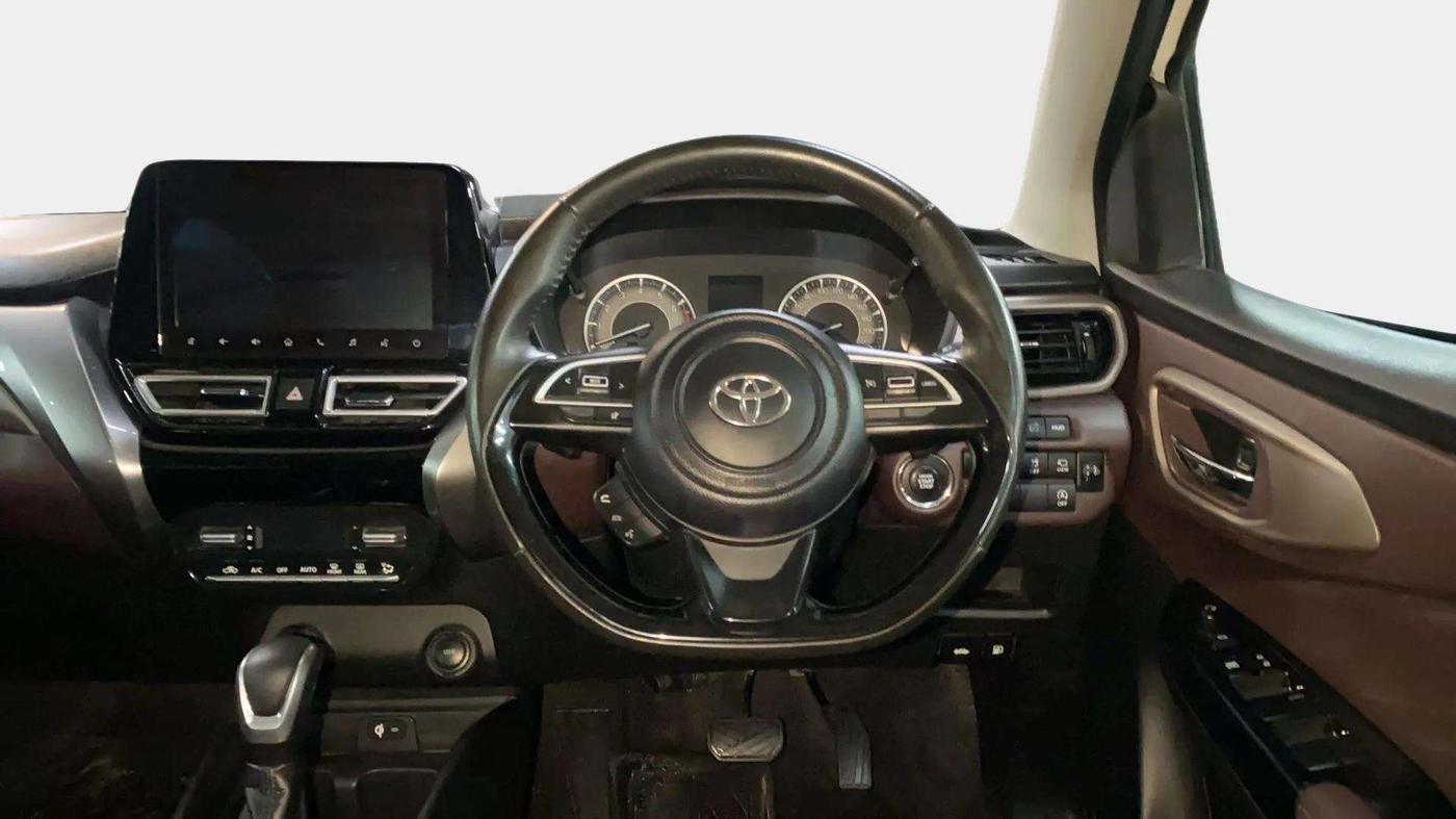 2024 Toyota Urban Cruiser Taisor V 1.0 Petrol AT, Petrol, Automatic, 11,387 km, Steering Wheel Close Up