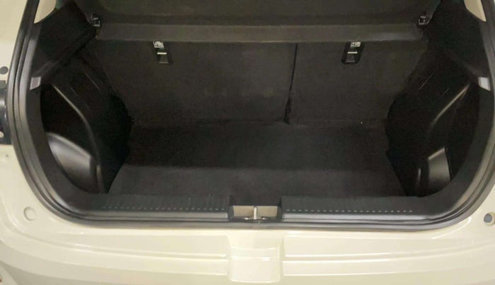 2024 Toyota Urban Cruiser Taisor V 1.0 Petrol AT, Petrol, Automatic, 11,287 km, Boot Open Zoomed View