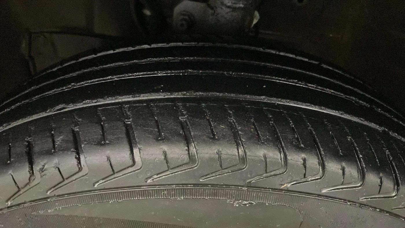 2020 Maruti New Wagon-R LXI CNG (O) 1.0, CNG, Manual, 62,215 km, Left Front Tyre Tread