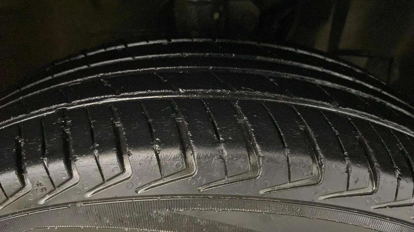 2020 Maruti New Wagon-R LXI CNG (O) 1.0, CNG, Manual, 62,215 km, Right Front Tyre Tread