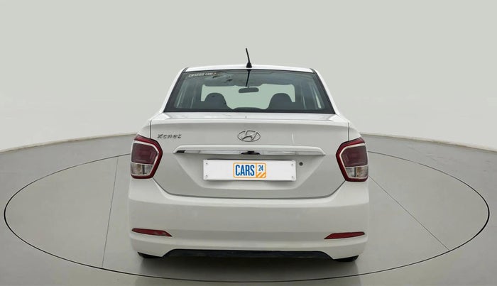 2016 Hyundai Xcent BASE 1.2, Petrol, Manual, 1,33,432 km, Back/Rear