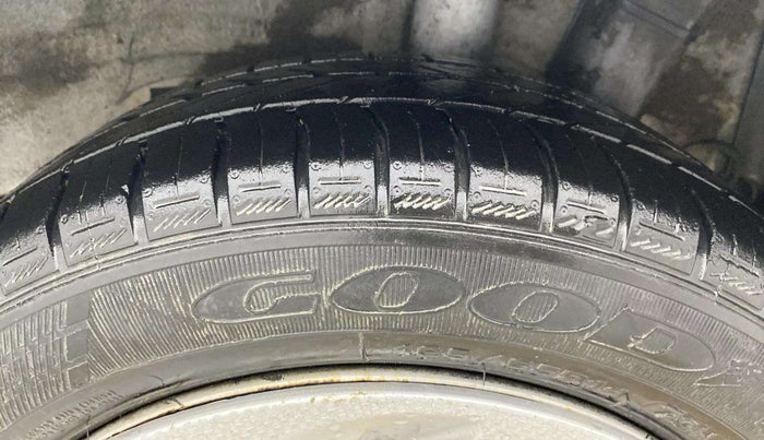 2016 Hyundai Xcent BASE 1.2, Petrol, Manual, 1,33,432 km, Left Rear Tyre Tread