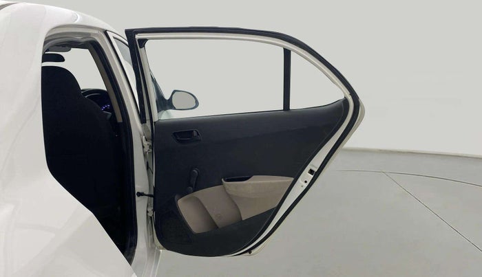 2016 Hyundai Xcent BASE 1.2, Petrol, Manual, 1,33,432 km, RHS Rear Door