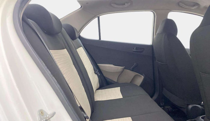 2016 Hyundai Xcent BASE 1.2, Petrol, Manual, 1,33,432 km, Right Side Rear Door Cabin