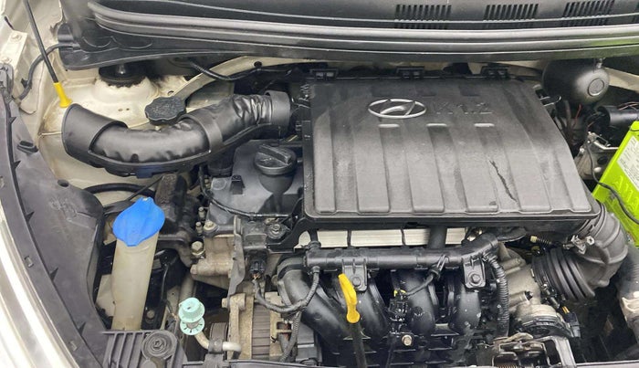 2016 Hyundai Xcent BASE 1.2, Petrol, Manual, 1,33,432 km, Engine View - Right