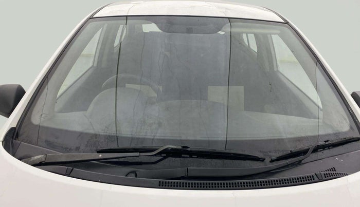 2016 Hyundai Xcent BASE 1.2, Petrol, Manual, 1,33,432 km, Front Windshield