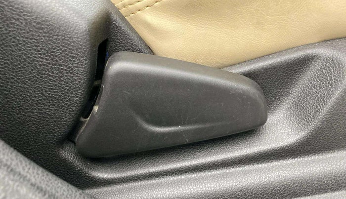 2020 Renault Kwid RXL 1.0, Petrol, Manual, 37,127 km, Driver Side Adjustment Panel