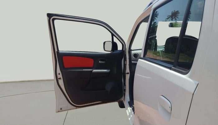 2011 Maruti Wagon R 1.0 LXI, Petrol, Manual, 72,154 km, LHS Front Door