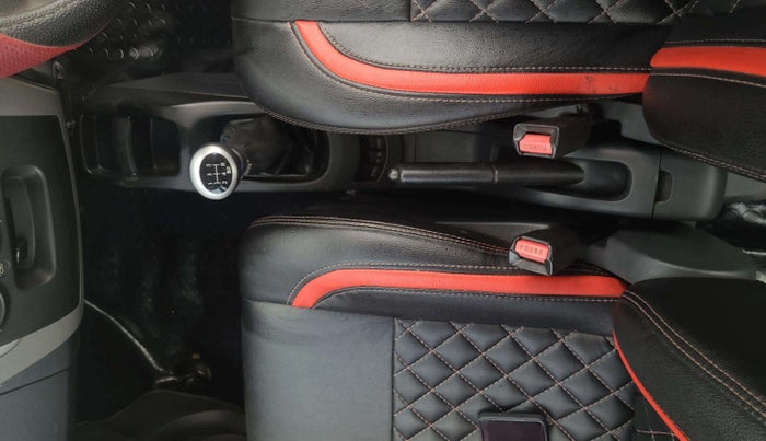 2011 Maruti Wagon R 1.0 LXI, Petrol, Manual, 72,154 km, Gear Lever