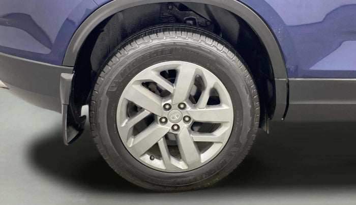 2022 Tata Safari XTA PLUS, Diesel, Automatic, 33,328 km, Right Rear Wheel