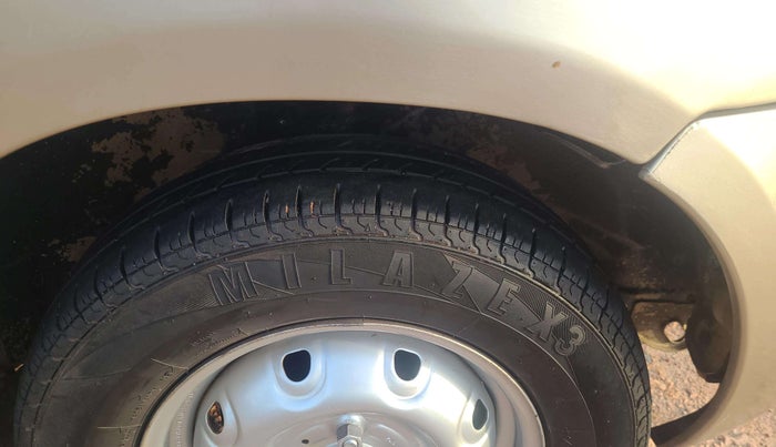 2009 Maruti Alto LXI, Petrol, Manual, 95,100 km, Right Front Tyre Tread