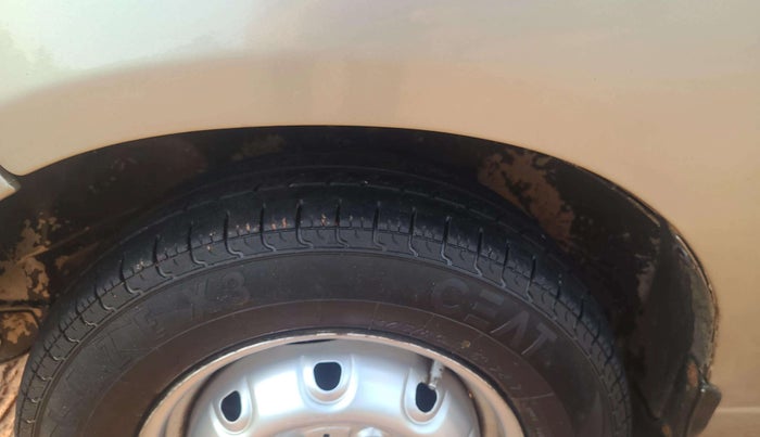2009 Maruti Alto LXI, Petrol, Manual, 95,100 km, Left Front Tyre Tread