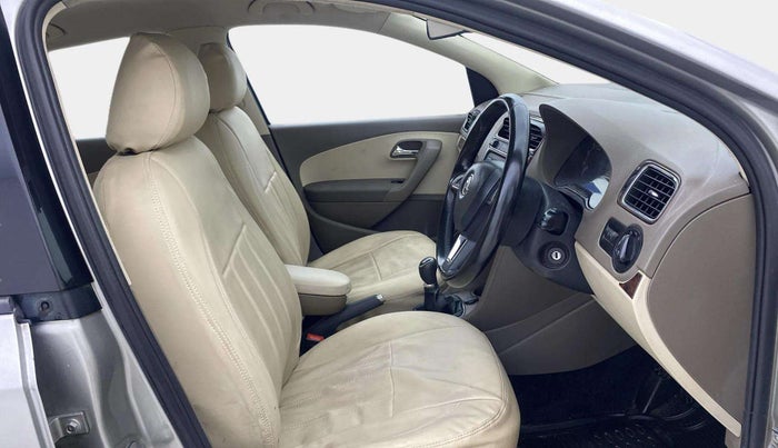 2015 Skoda Rapid AMBITION 1.6 MPI MT PLUS, Petrol, Manual, 64,193 km, Right Side Front Door Cabin