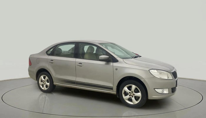 2015 Skoda Rapid AMBITION 1.6 MPI MT PLUS, Petrol, Manual, 64,193 km, Right Front Diagonal