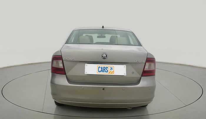2015 Skoda Rapid AMBITION 1.6 MPI MT PLUS, Petrol, Manual, 64,193 km, Back/Rear