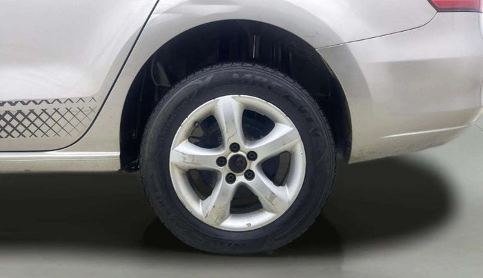 2015 Skoda Rapid AMBITION 1.6 MPI MT PLUS, Petrol, Manual, 64,193 km, Left Rear Wheel