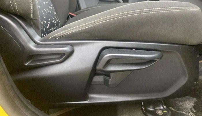 2020 Tata Tiago XZ PLUS PETROL, Petrol, Manual, 24,991 km, Driver Side Adjustment Panel