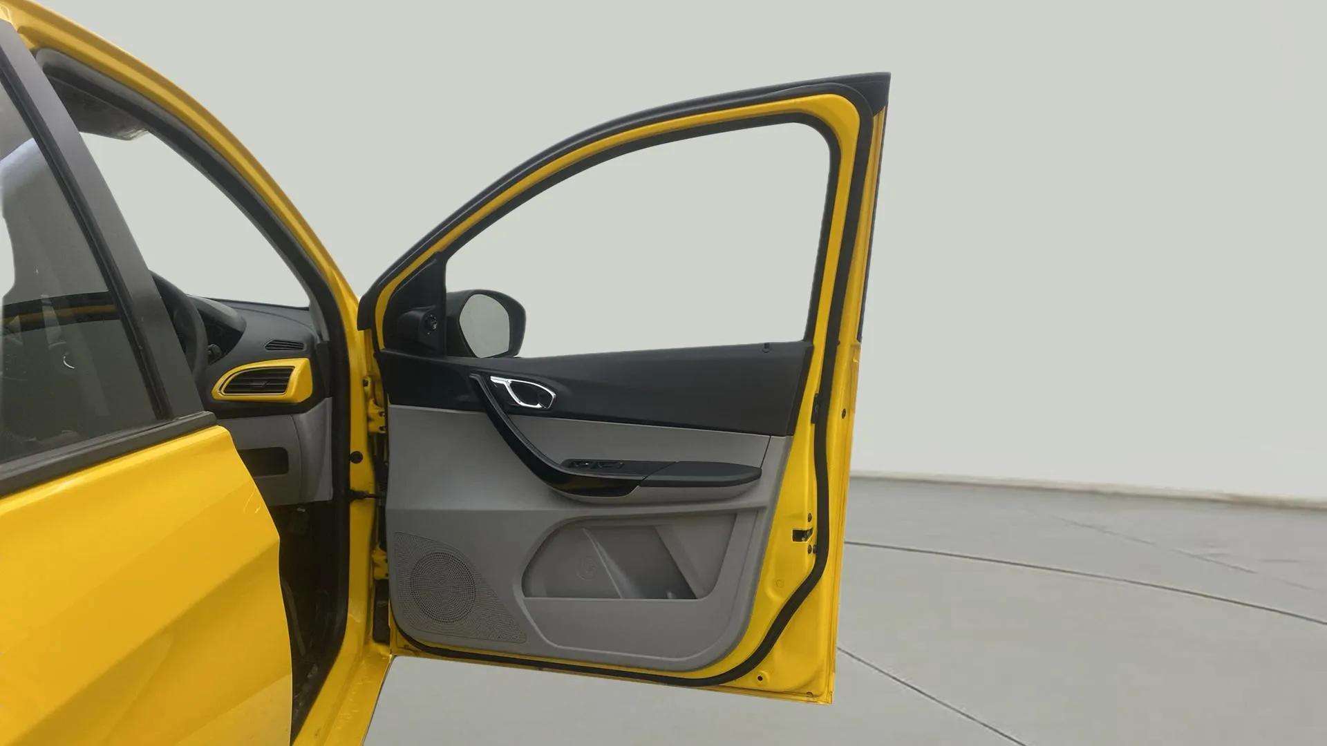 RHS-Front-Door-Open-32