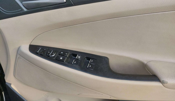 2016 Hyundai Tucson GLS 2WD AT DIESEL, Diesel, Automatic, 1,70,000 km, Driver Side Door Panels Control