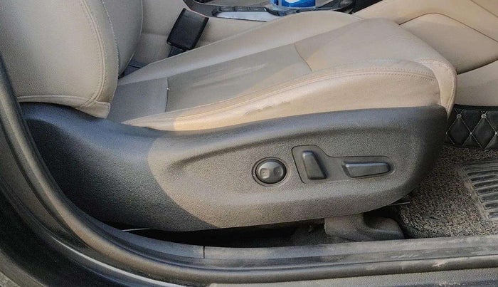 2016 Hyundai Tucson GLS 2WD AT DIESEL, Diesel, Automatic, 1,70,000 km, Driver Side Adjustment Panel