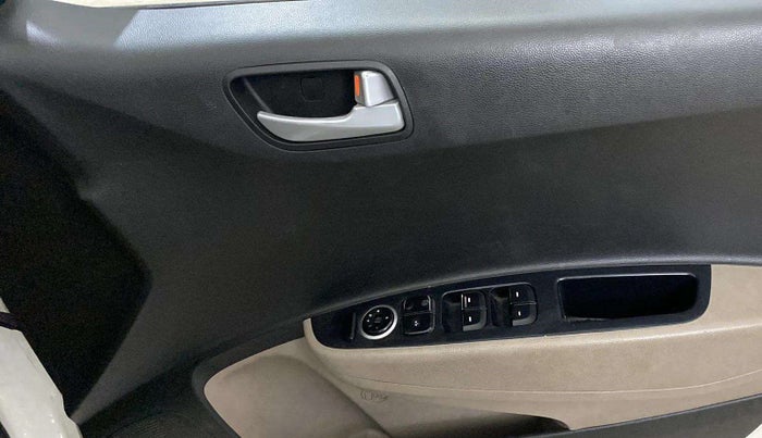 2014 Hyundai Xcent SX 1.1 CRDI, Diesel, Manual, 1,30,783 km, Driver Side Door Panels Control