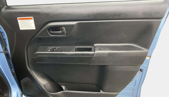 2022 Maruti New Wagon-R LXI CNG 1.0, CNG, Manual, 4,029 km, Driver Side Door Panels Control