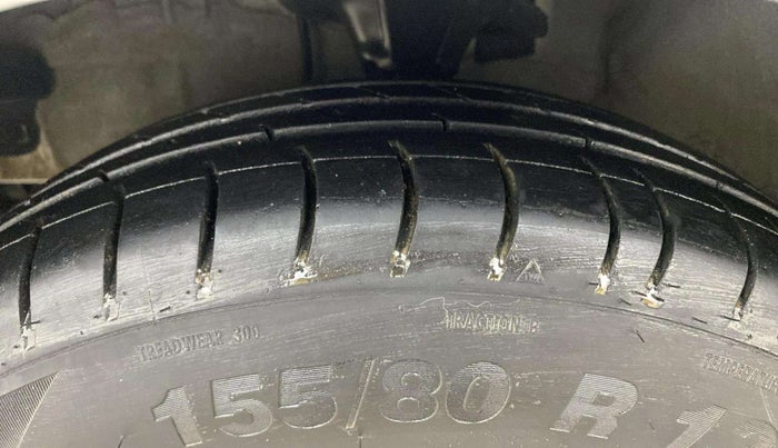 2013 Hyundai i10 SPORTZ 1.2, Petrol, Manual, 51,884 km, Left Front Tyre Tread