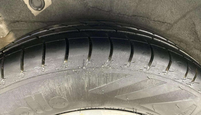2013 Hyundai i10 SPORTZ 1.2, Petrol, Manual, 51,884 km, Right Rear Tyre Tread