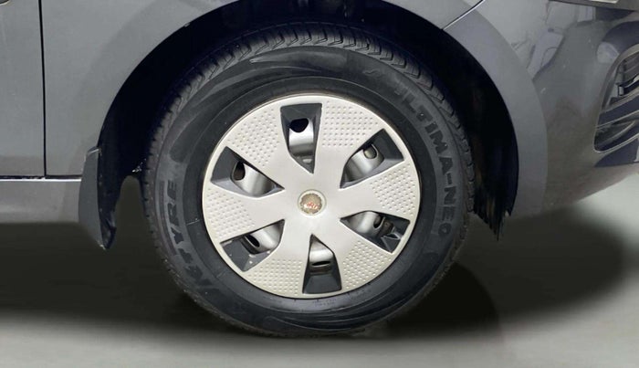 2024 Tata Tiago XE PETROL, Petrol, Manual, 13,944 km, Right Front Wheel
