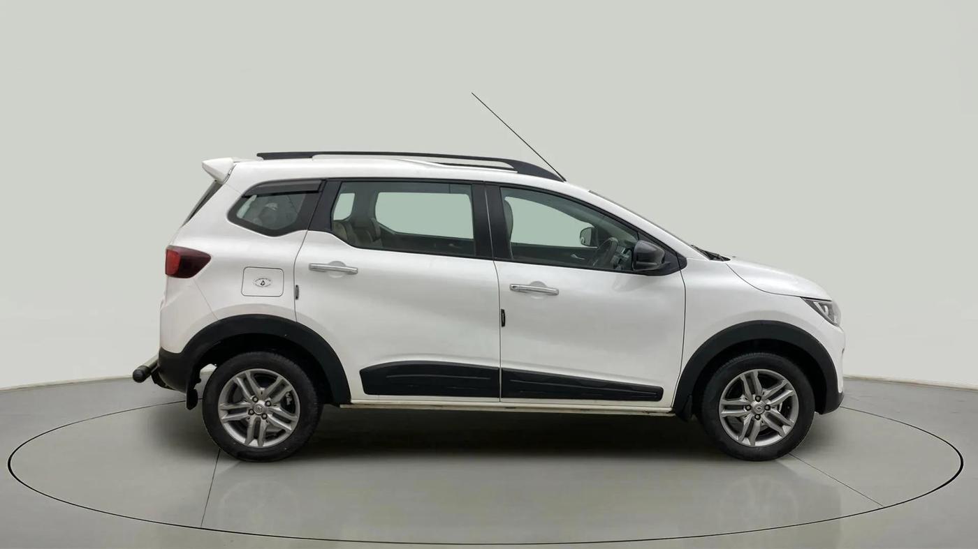 2023 Renault TRIBER RXZ, Petrol, Manual, 18,627 km, Right Side View
