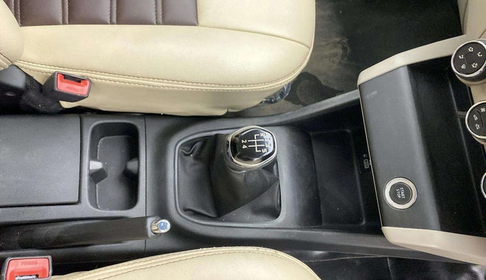 2023 Renault TRIBER RXZ, Petrol, Manual, 18,627 km, Gear Lever