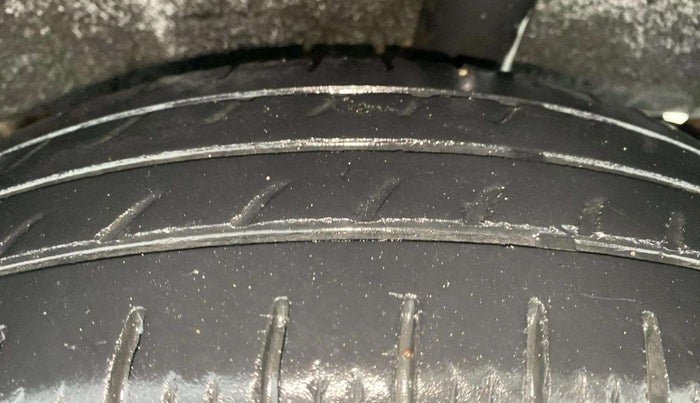 2017 Renault Kwid RXT 1.0, Petrol, Manual, 55,086 km, Left Rear Tyre Tread