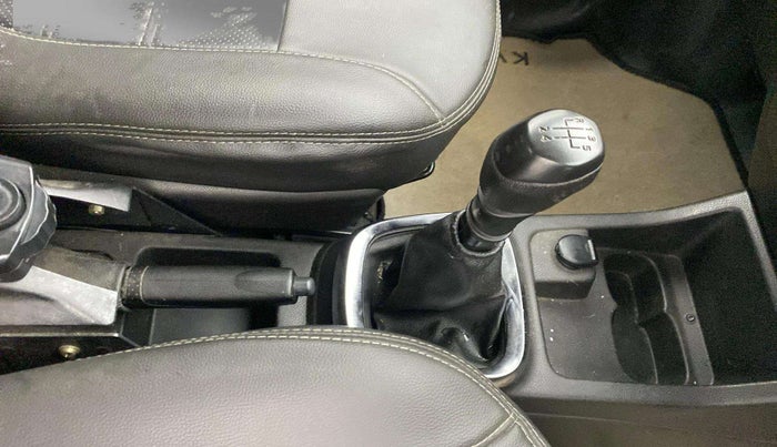 2017 Renault Kwid RXT 1.0, Petrol, Manual, 55,086 km, Gear Lever